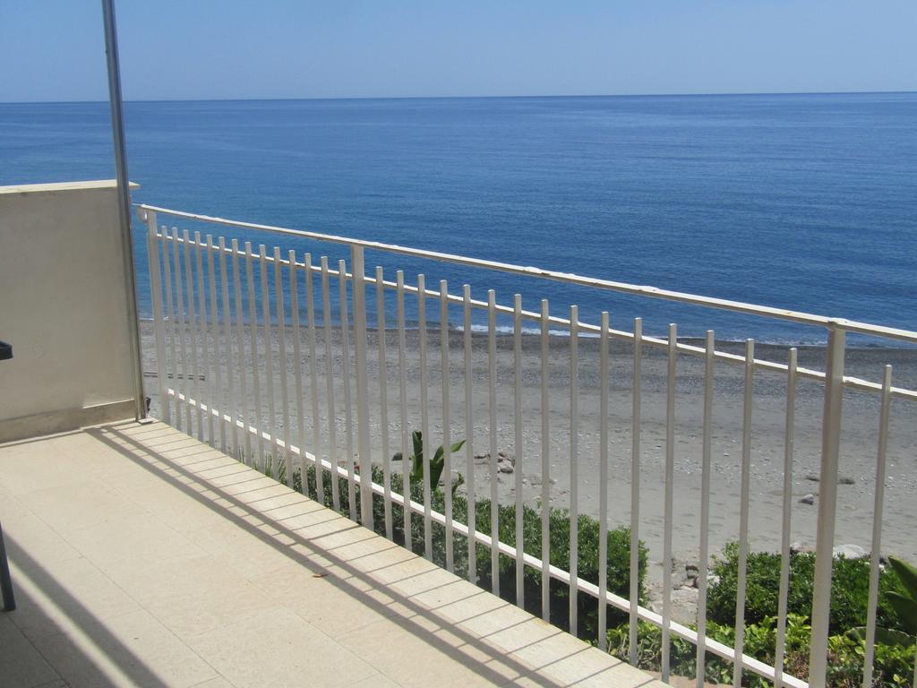 Appartamento Mare Mare Форца-д'Агро Экстерьер фото